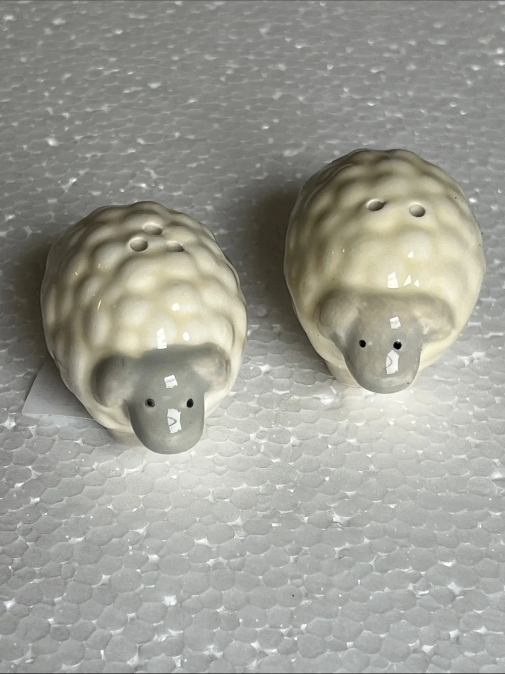 Cute. 🐑🐑 Salt & Pepper Shakers